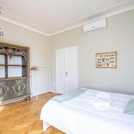 Vittoria Apartments: Viale Dante Віченца Екстер'єр фото