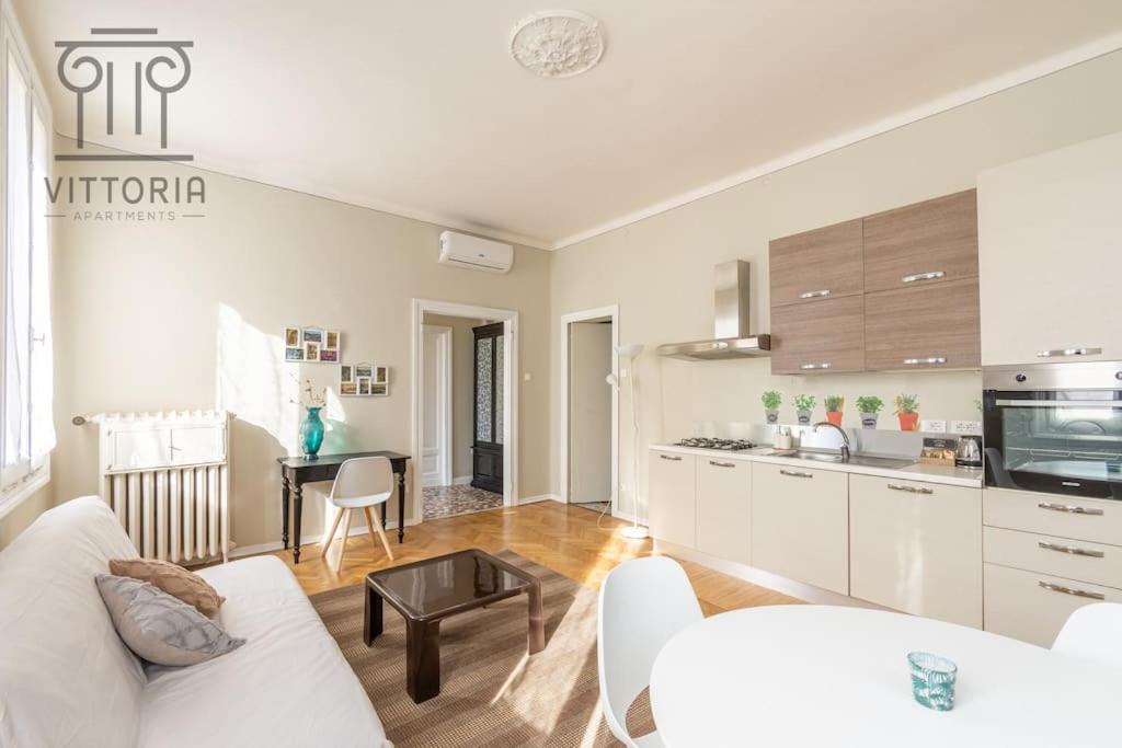 Vittoria Apartments: Viale Dante Віченца Екстер'єр фото