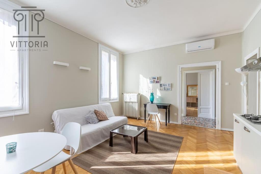 Vittoria Apartments: Viale Dante Віченца Екстер'єр фото