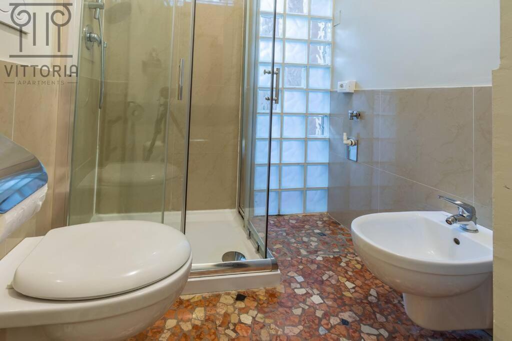 Vittoria Apartments: Viale Dante Віченца Екстер'єр фото