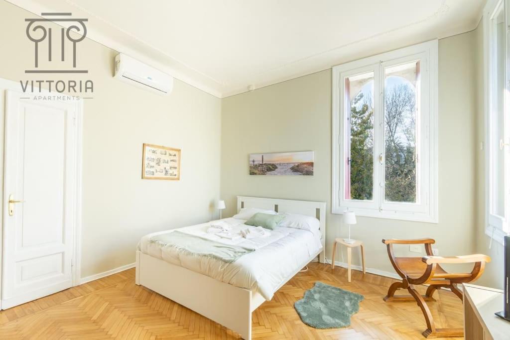Vittoria Apartments: Viale Dante Віченца Екстер'єр фото